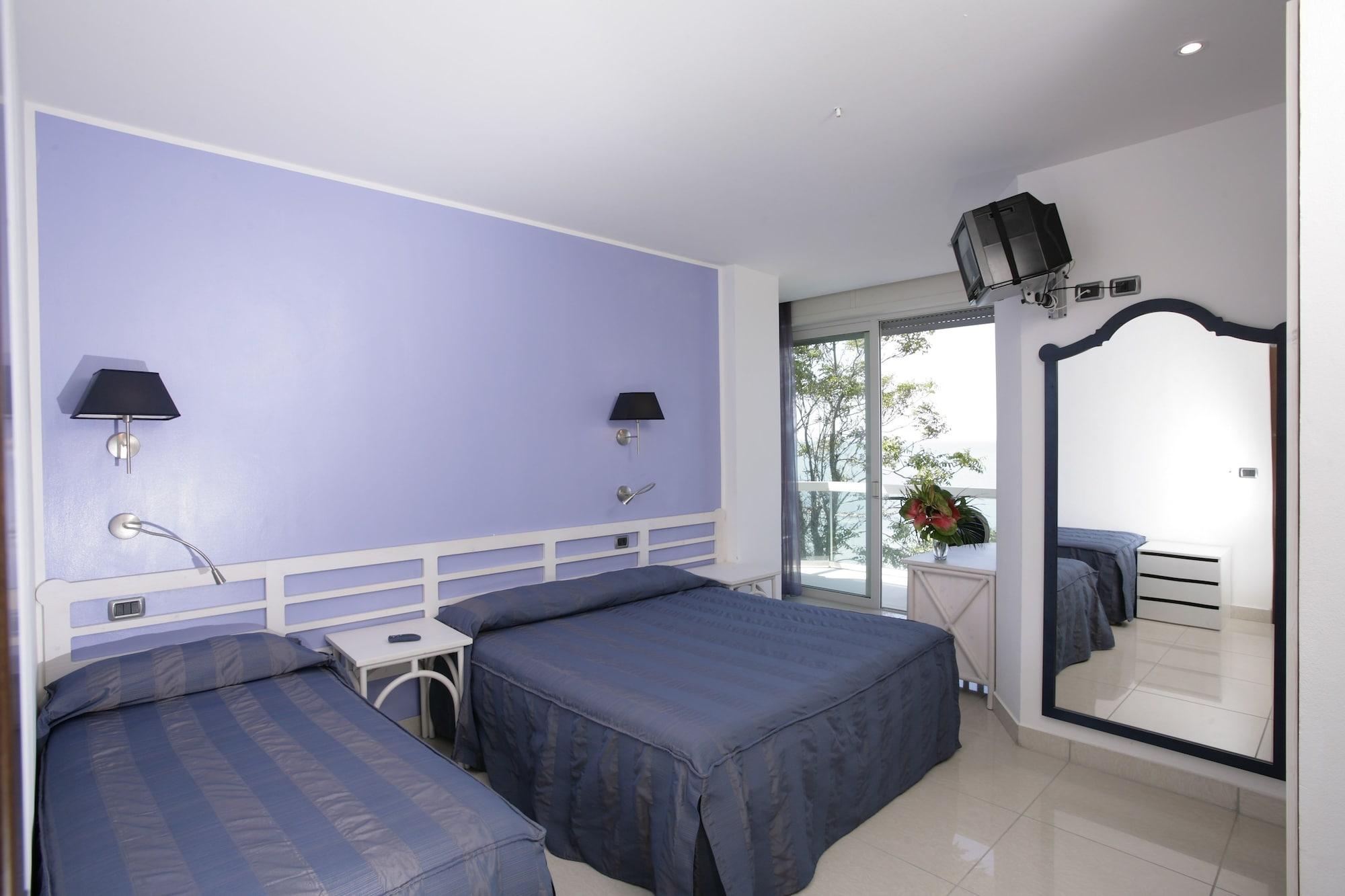Sans Souci Hotel 4*