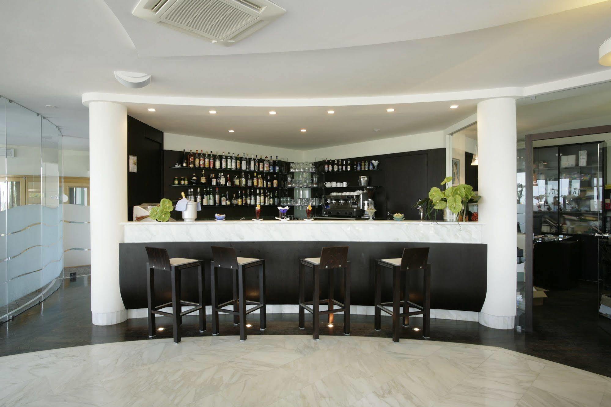 Sans Souci 4*