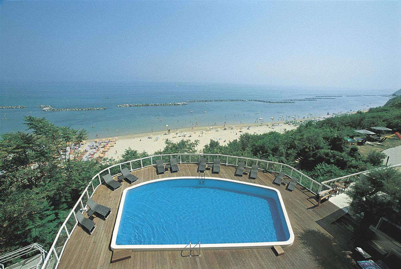 Sans Souci Hotel 4*