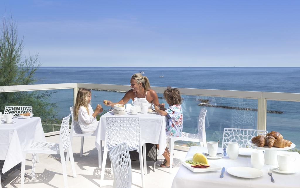 Hotel Sans Souci 4*